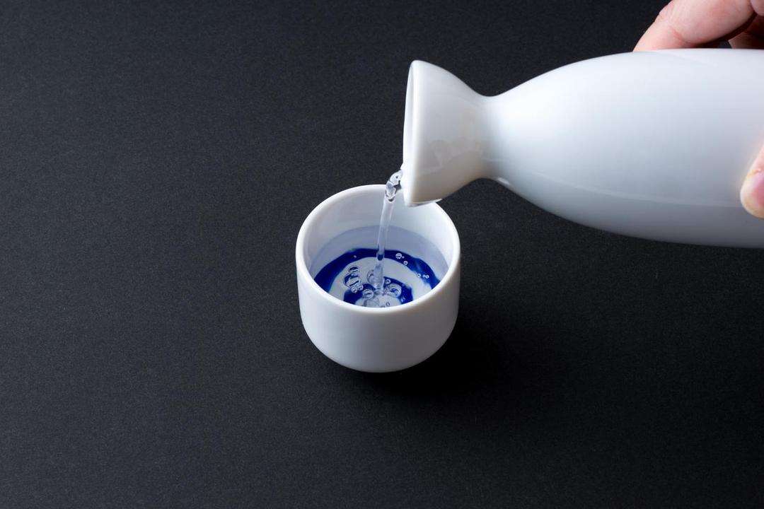 酒水“新裝”走俏年貨市場(chǎng)