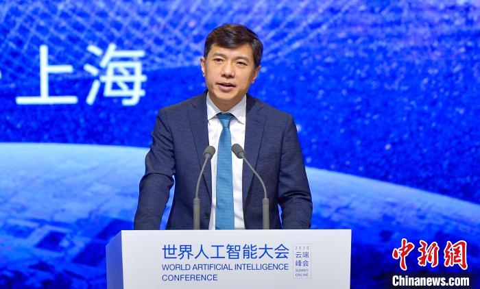 李彥宏：現(xiàn)在AI就像2000年左右的互聯(lián)網(wǎng) 等待迷霧消散