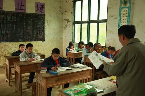 吉林外國語大學(xué)校長秦和代表：鄉(xiāng)村振興必先振興鄉(xiāng)村教育