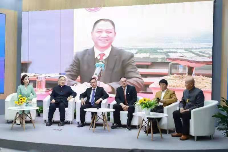 張伯禮：中醫(yī)藥企業(yè)應(yīng)把力量放到增加產(chǎn)品科技含量上