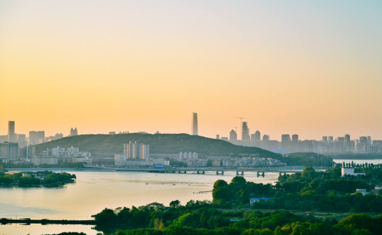 多省份敲定年度建設(shè)目標(biāo) 新興產(chǎn)業(yè)投資升溫