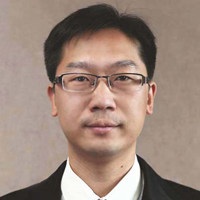 王  鵬