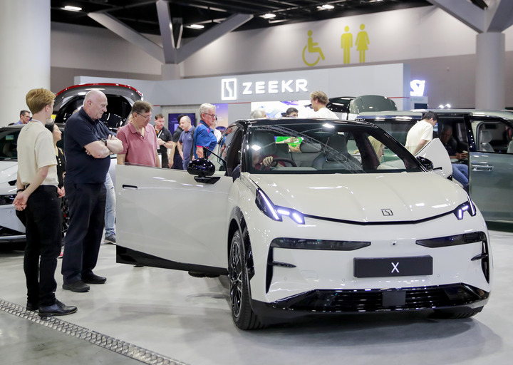 前10個(gè)月新能源車險(xiǎn)保費(fèi)同比大增53% 比亞迪、小米等新“玩家”相繼入局
