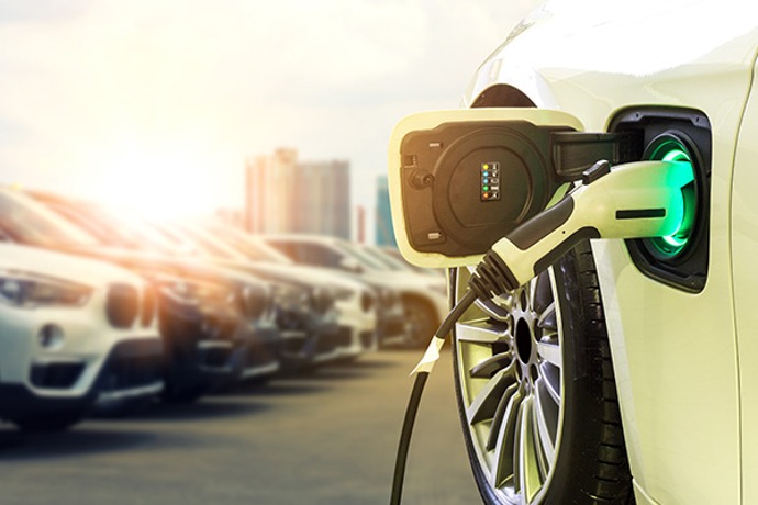新能源車帶火鋰電行業(yè) 相關上市公司坦言“忙不過來”