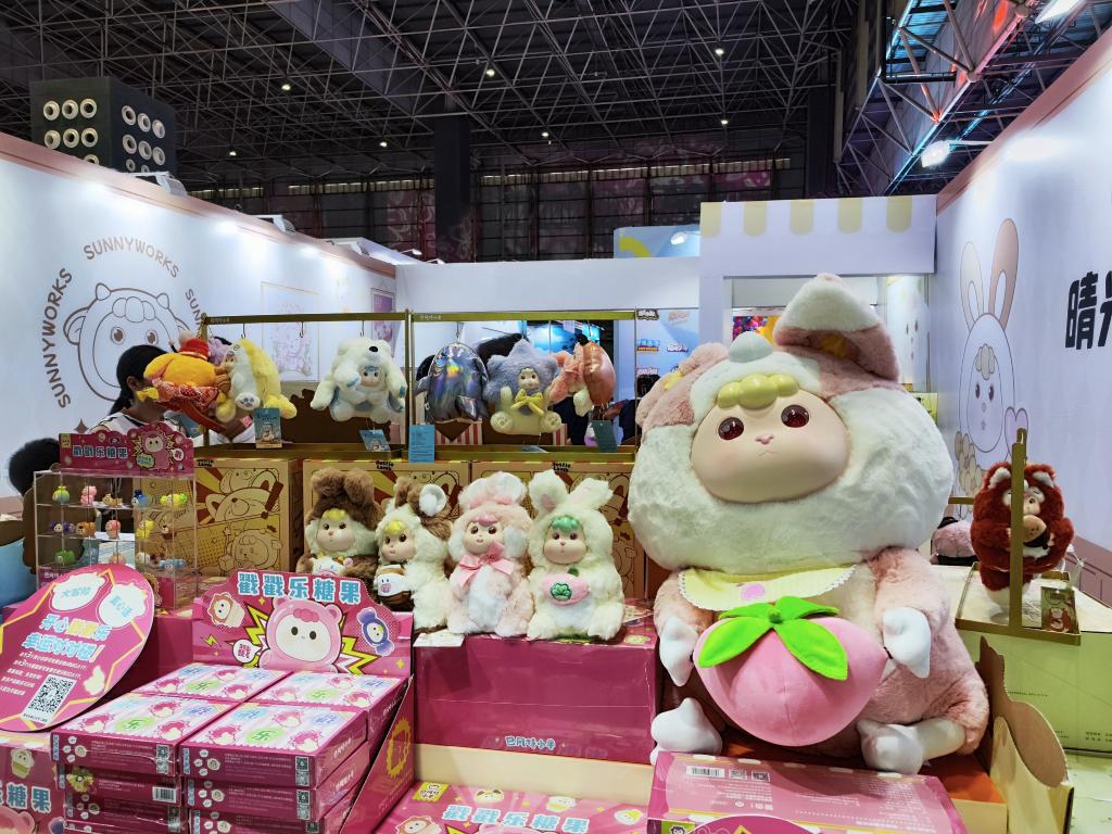 中國經(jīng)濟樣本觀察·“鎮(zhèn)”了不起｜買玩具？到這里！“玩”出來的百億元“情緒產(chǎn)業(yè)”