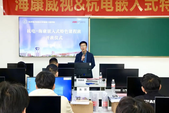 促進高質(zhì)量充分就業(yè)觀察｜挖掘AI潛力 數(shù)字化讓就業(yè)服務更智能